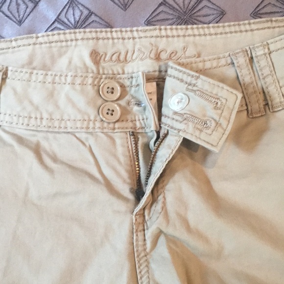 Maurice’s tan shorts - Picture 3 of 6